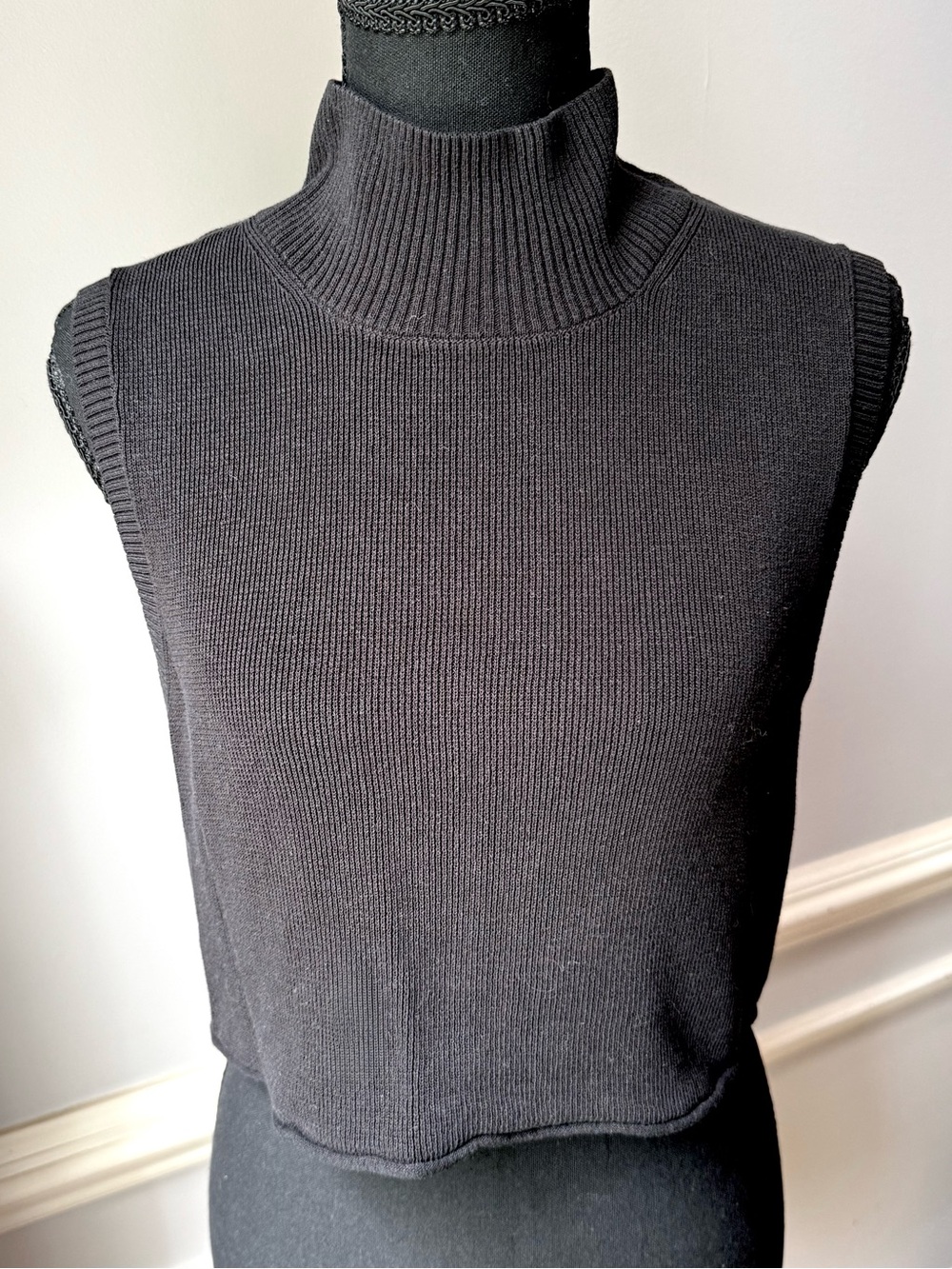 FP Beach Black Ribbed Mock Neck Sweater Tank Cropped Knit Top Medium